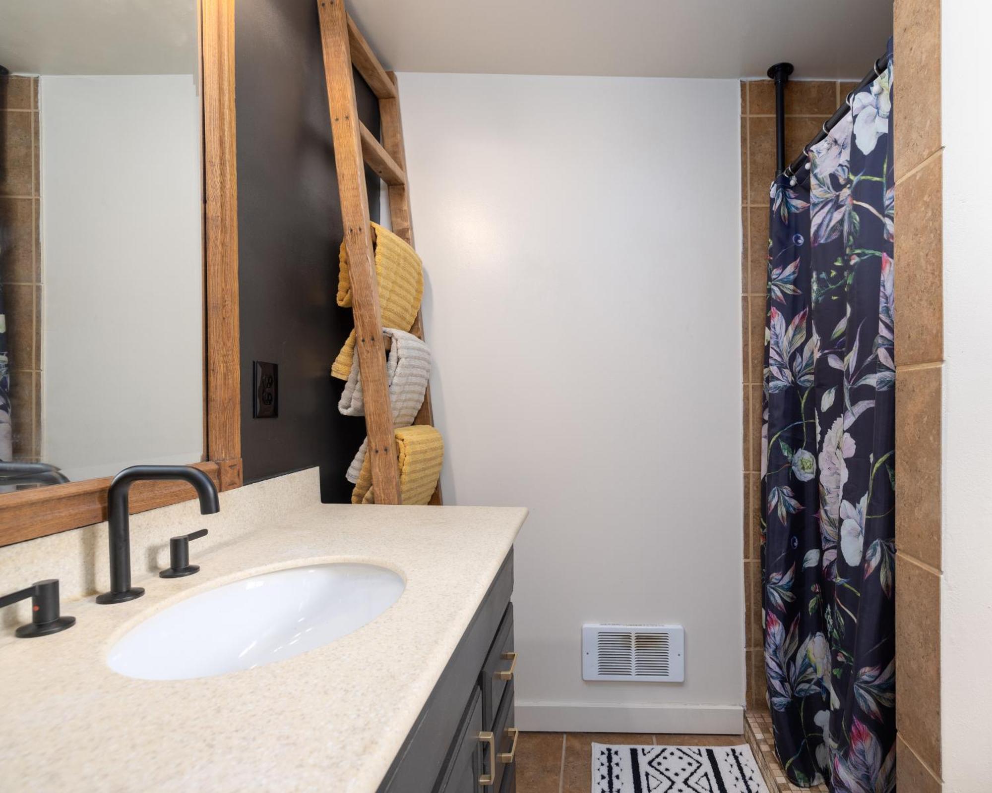The Salish Suite Mount Vernon Εξωτερικό φωτογραφία